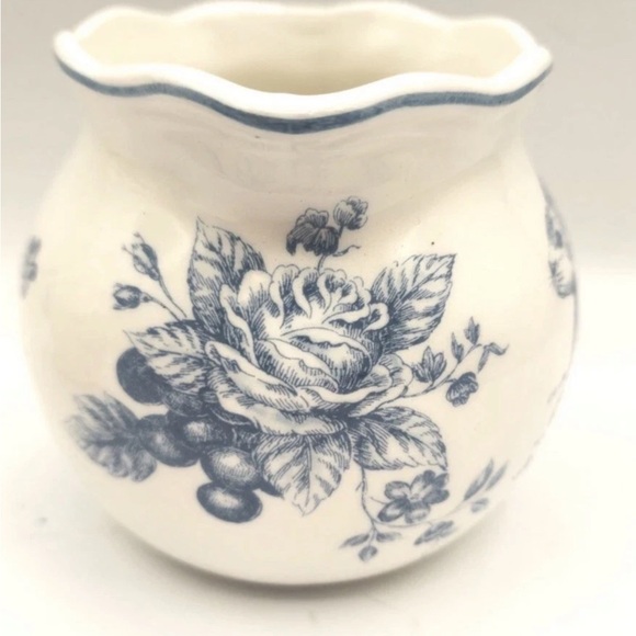 Maxcera Blue Toile Easter Bunny Creamer & Sugar Bowl w/Lid NEW Spring - Picture 5 of 7